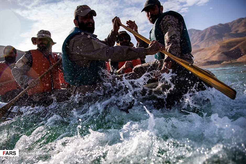 دوره آموزشی «رزم آب برد» گردانهای فاتحین غرب تهران