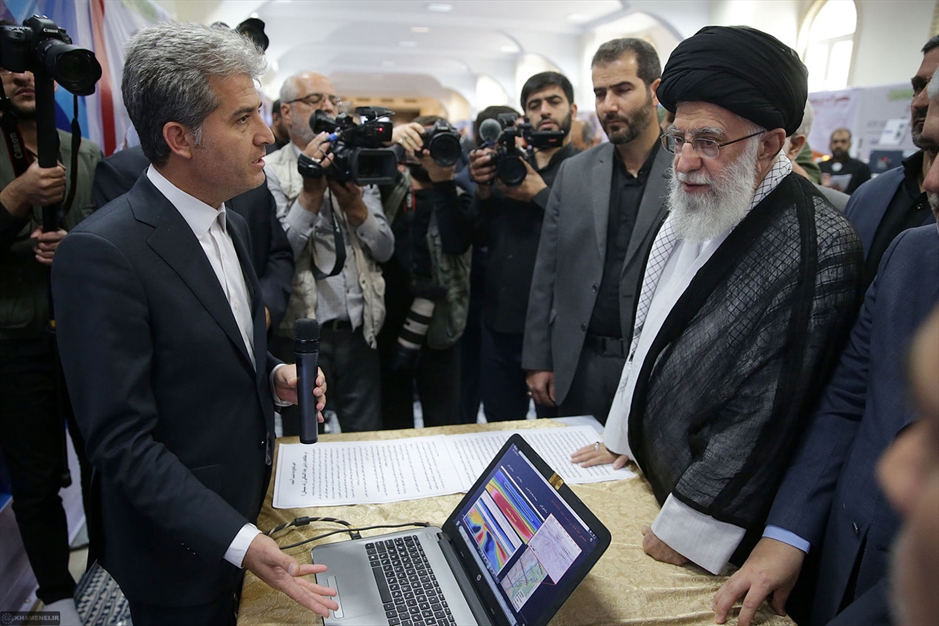 بازدید از نمایشگاه شرکتهای دانش‌بنیان وفناوریهای برتر