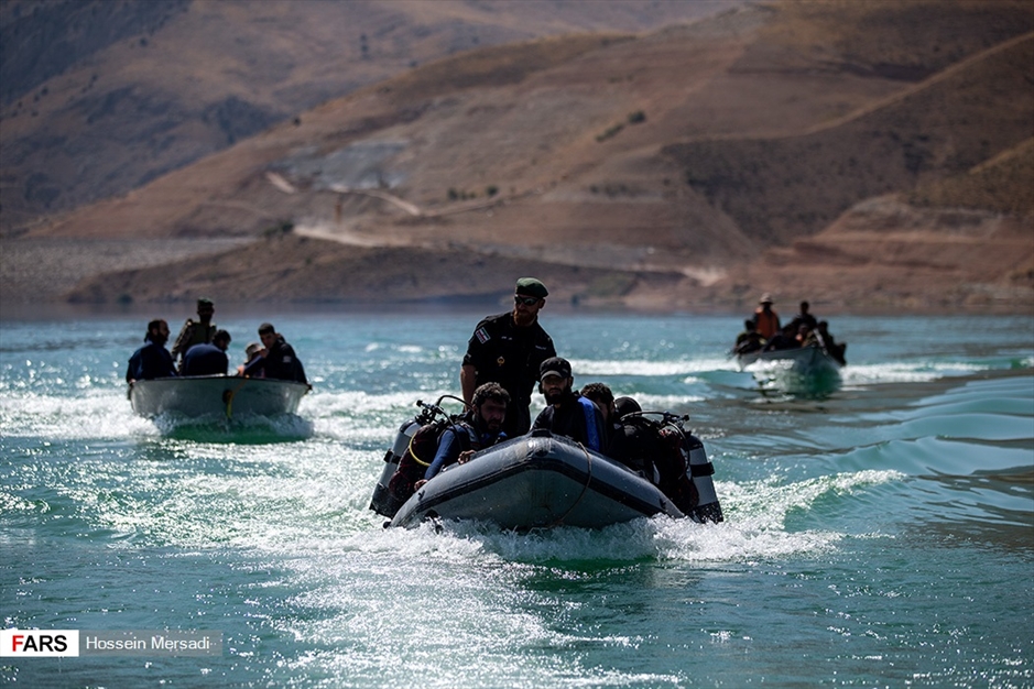 دوره آموزشی «رزم آب برد» گردانهای فاتحین غرب تهران