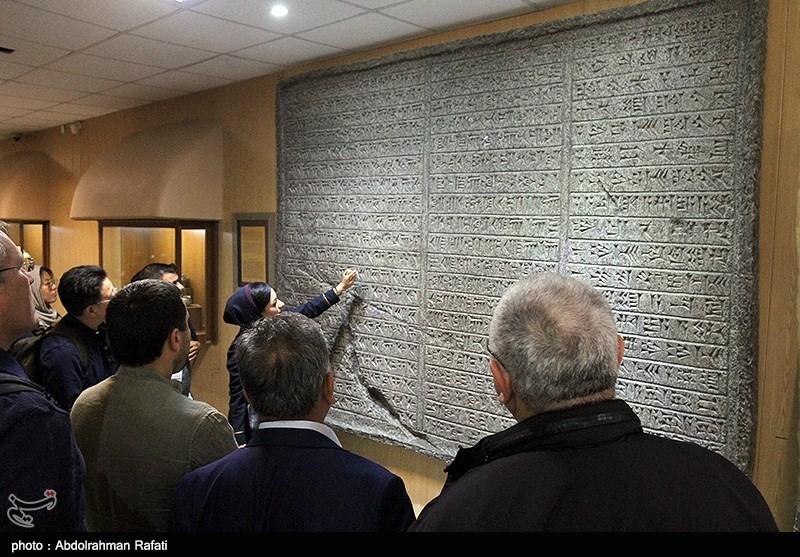  بازدید مهمانان اجلاس جهانی راه ابریشم از اماکن تاریخی و گردشگری همدان 