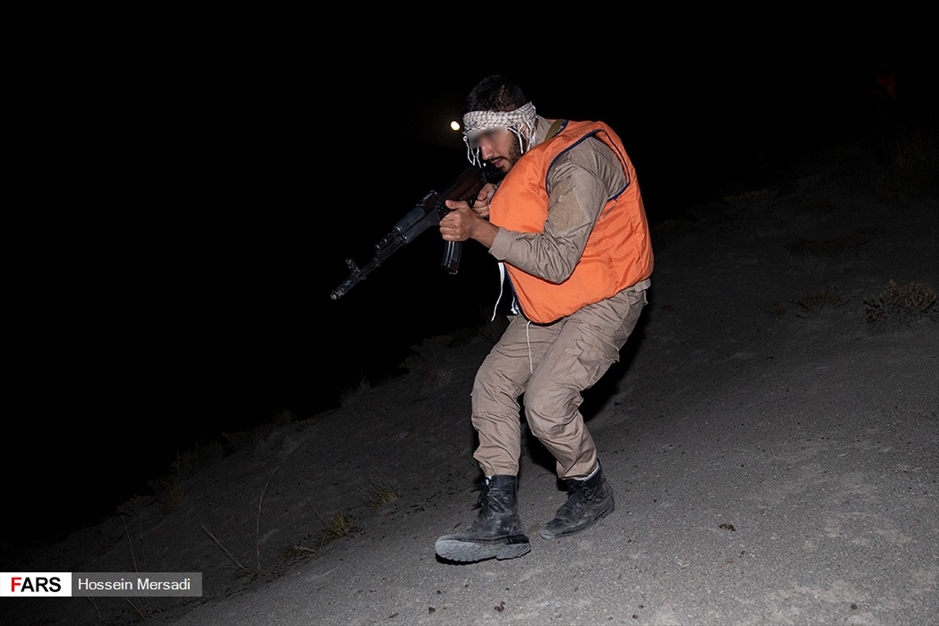 دوره آموزشی «رزم آب برد» گردانهای فاتحین غرب تهران