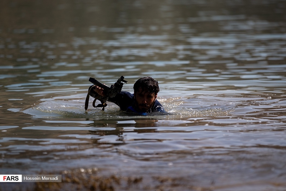 دوره آموزشی «رزم آب برد» گردانهای فاتحین غرب تهران