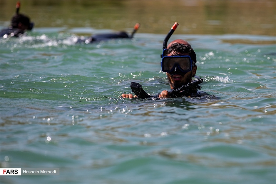دوره آموزشی «رزم آب برد» گردانهای فاتحین غرب تهران