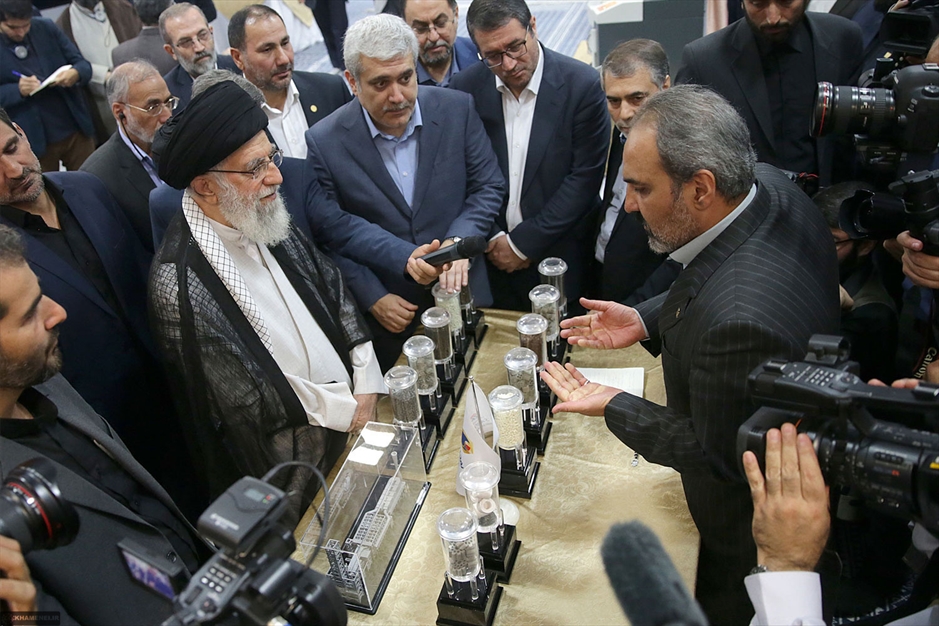 بازدید از نمایشگاه شرکتهای دانش‌بنیان وفناوریهای برتر