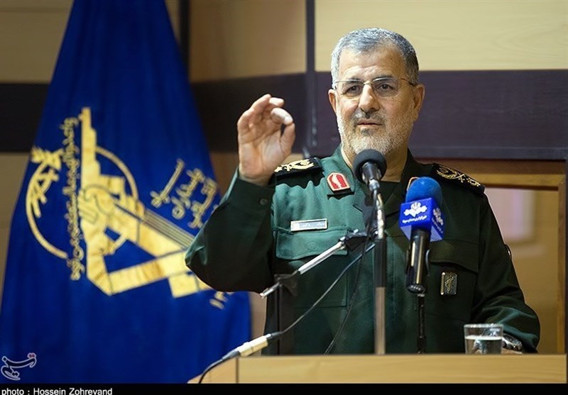 سردار پاکپور: پهپادها و موشکهای دقیقزن در نیروی زمینی سپاه ساماندهی شد سردار پاکپور: پهپادها و موشکهای دقیقزن در نیروی زمینی سپاه ساماندهی شد