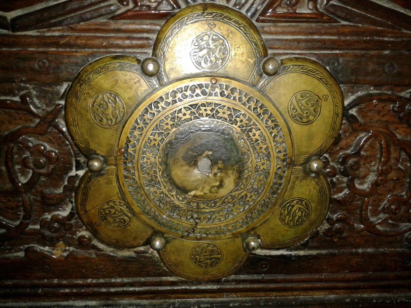 یراق درب چوبی