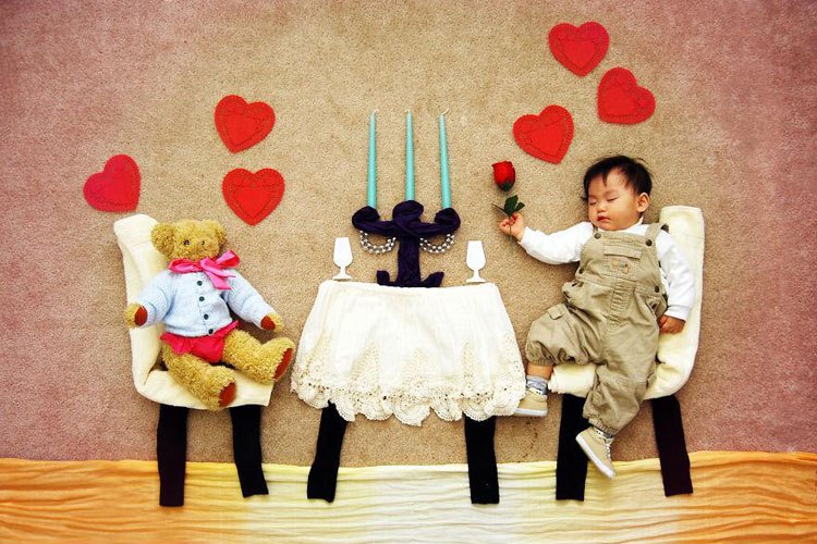 تصویرسازی با بچه و وسایل خواب