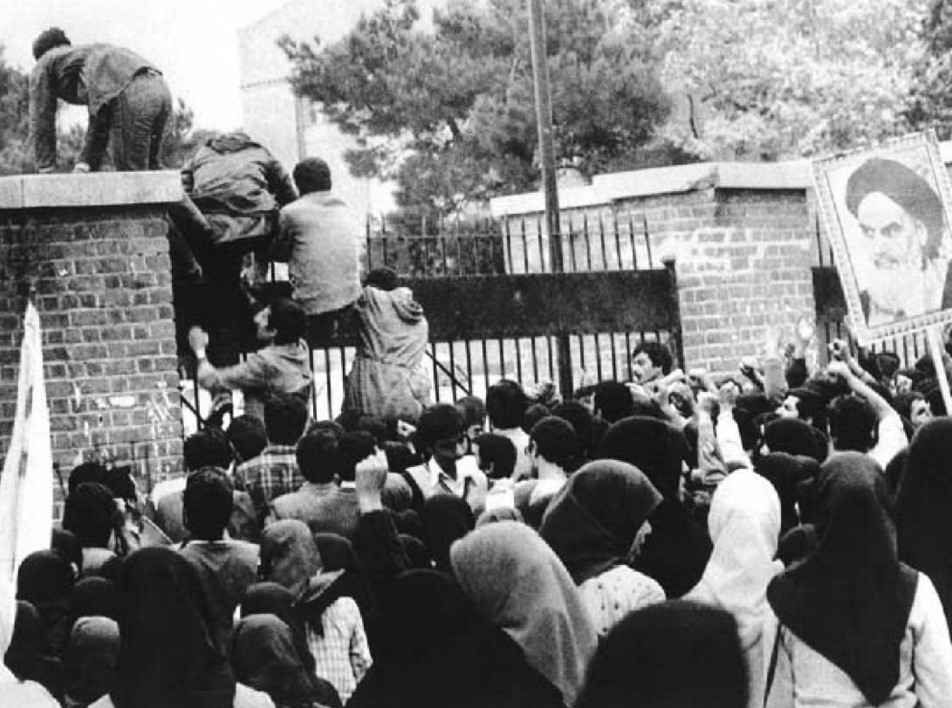 در ماجرای تسخیر لانه جاسوسی، ایران شروع کرد یا آمریکا؟ در ماجرای تسخیر لانه جاسوسی، ایران شروع کرد یا آمریکا؟