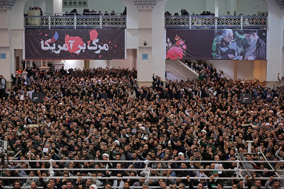 نماز جمعه به امامت رهبری