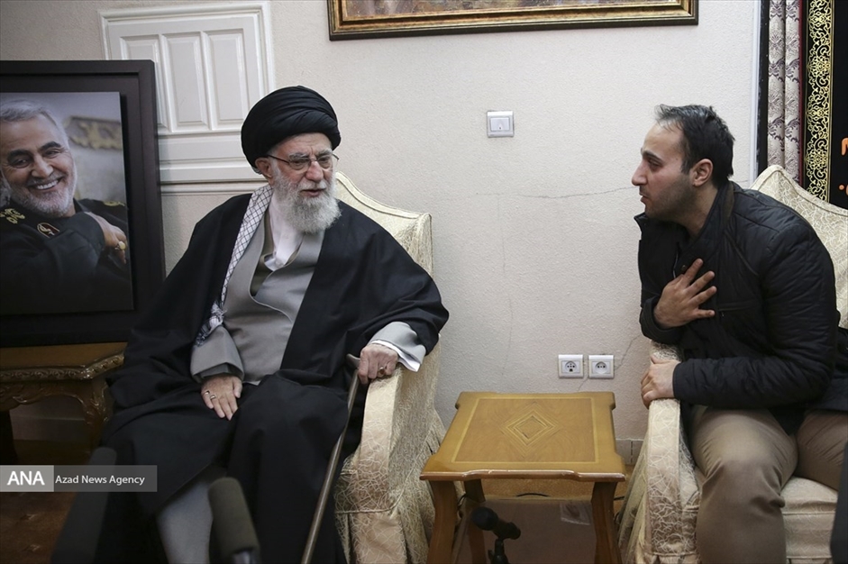 حضور رهبر انقلاب در منزل سپهبد شهید حاج قاسم سلیمانی
