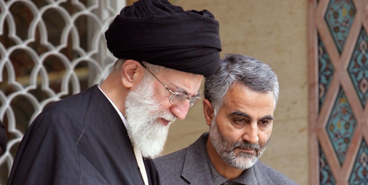 رهبر انقلاب بر پیکر شهید سپهبد سلیمانی و همرزمانش اقامه نماز میکنند رهبر انقلاب بر پیکر شهید سپهبد سلیمانی و همرزمانش اقامه نماز میکنند