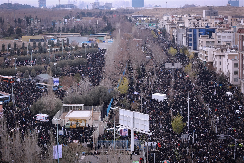 نماز جمعه به امامت رهبری