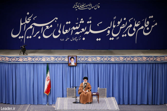 هزاران نفر از پرستاران با رهبر معظم انقلاب اسلامی دیدار کردند هزاران نفر از پرستاران با رهبر معظم انقلاب اسلامی دیدار کردند