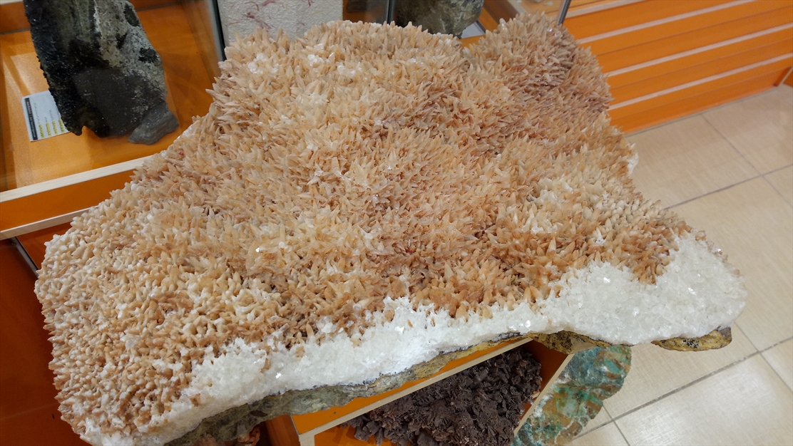 موزه معدن سنگ های زینتی