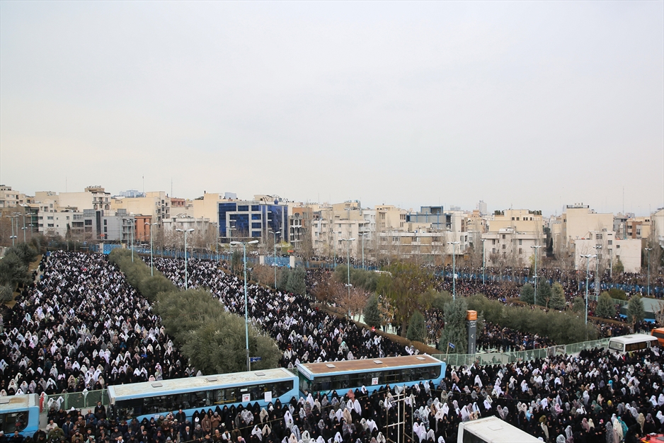 نماز جمعه به امامت رهبری