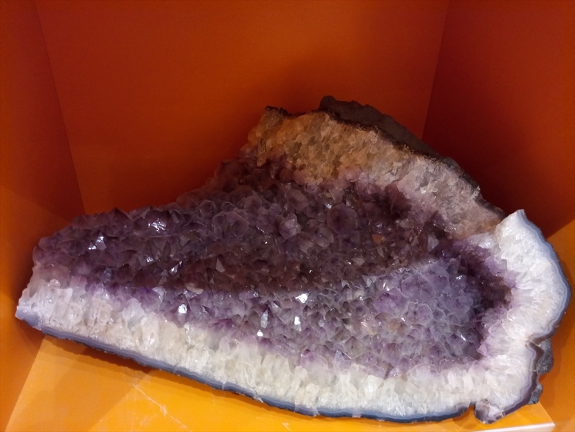 موزه معدن سنگ های زینتی