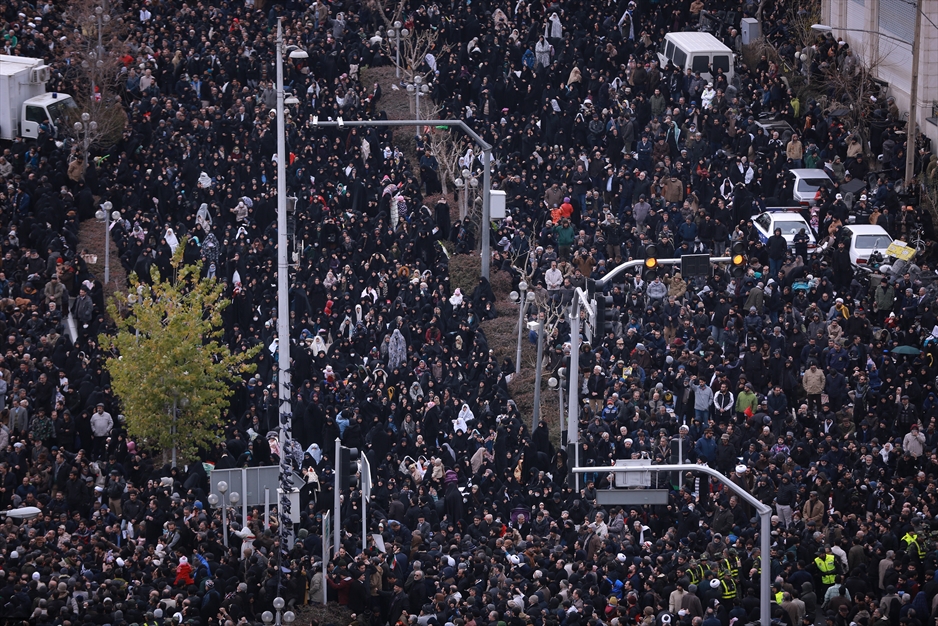 نماز جمعه به امامت رهبری