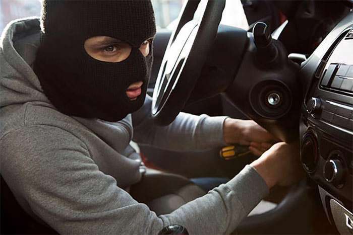 چگونه صدای داخل ماشین را ضبط کنیم؟