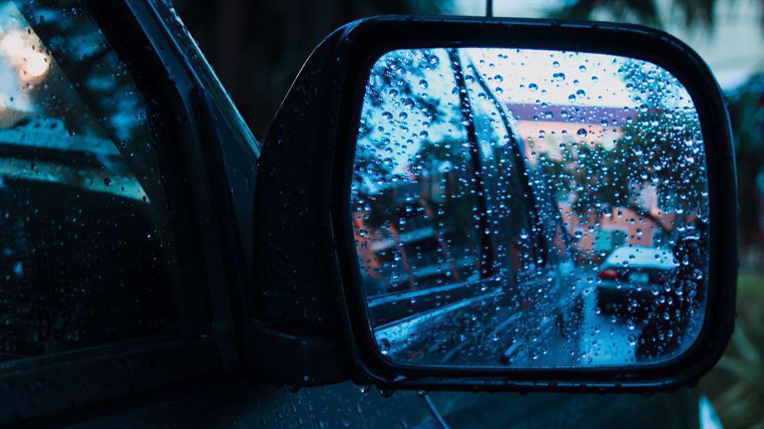 آیینه ها سخن می گویند