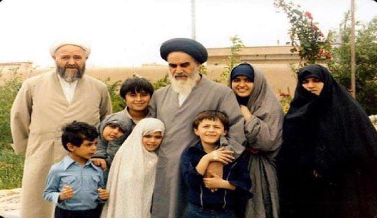 ۲۴ ساعت زندگی در کنار امام خمینی (ره) ۲۴ ساعت زندگی در کنار امام خمینی (ره)
