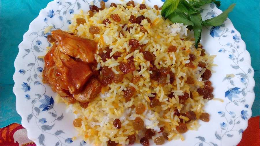 طرز تهیه کشمش پلو ساده با مرغ