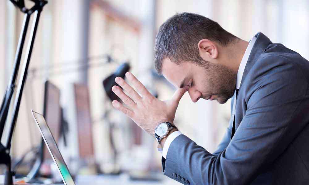 عصبانیت، احساسات منفی، عصبانی شدن، محیط کار، استرس، افسردگی، دلزدگی از کار، خستگی مفرط،