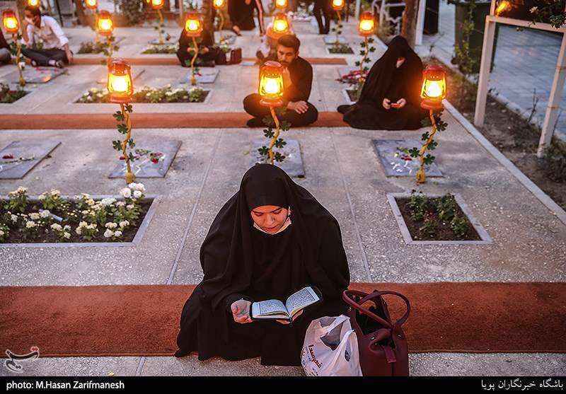 چهلمین سالگرد دفاع مقدس در کنار شهدا 