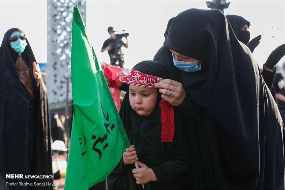 زیر سایه حسین (ع)