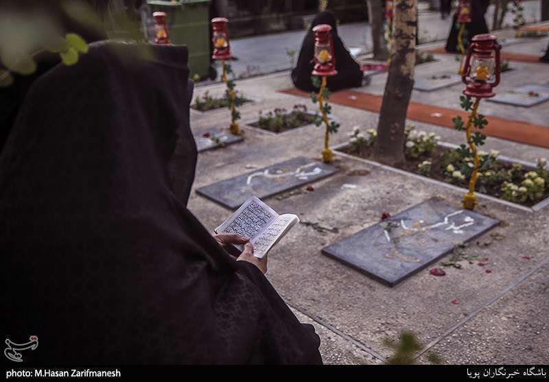 چهلمین سالگرد دفاع مقدس در کنار شهدا 