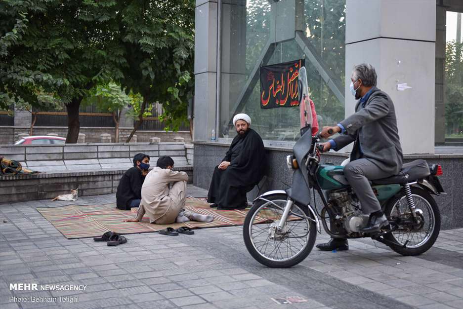 تکیه خیابانی رهگذران