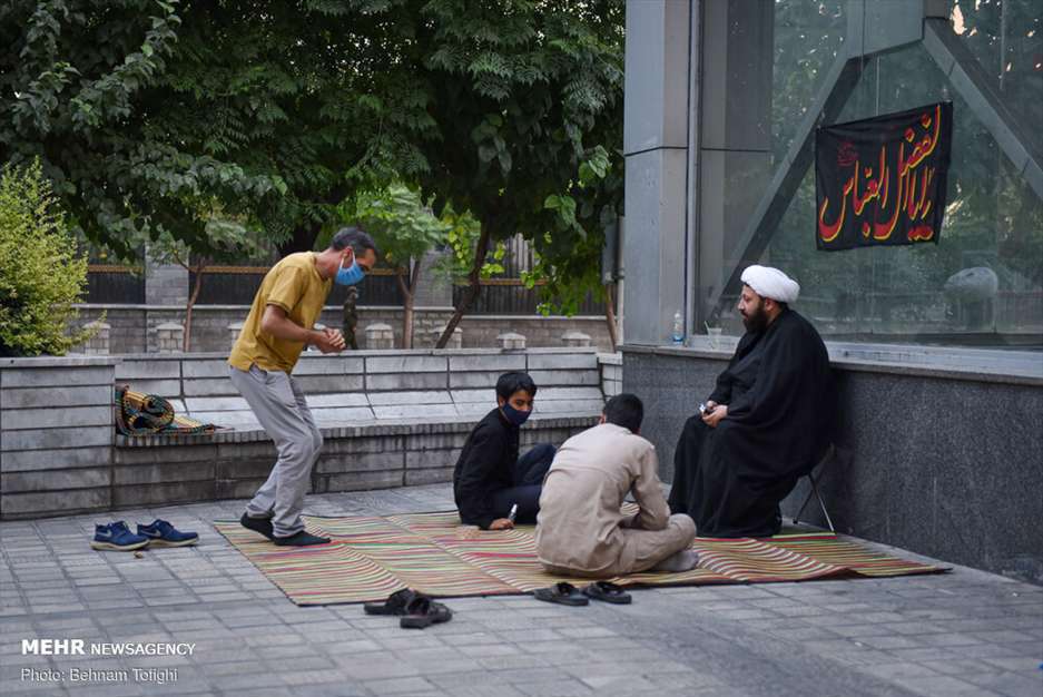 تکیه خیابانی رهگذران