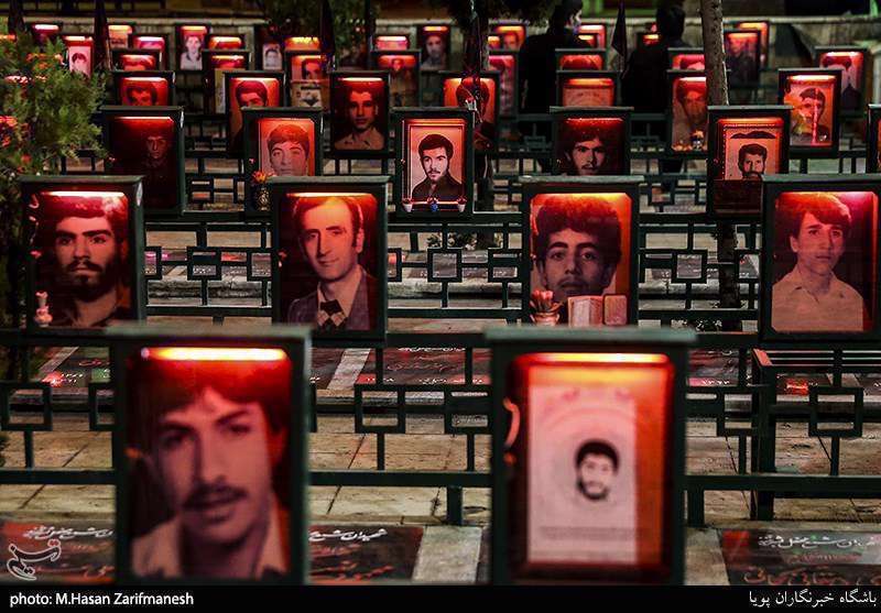 چهلمین سالگرد دفاع مقدس در کنار شهدا 