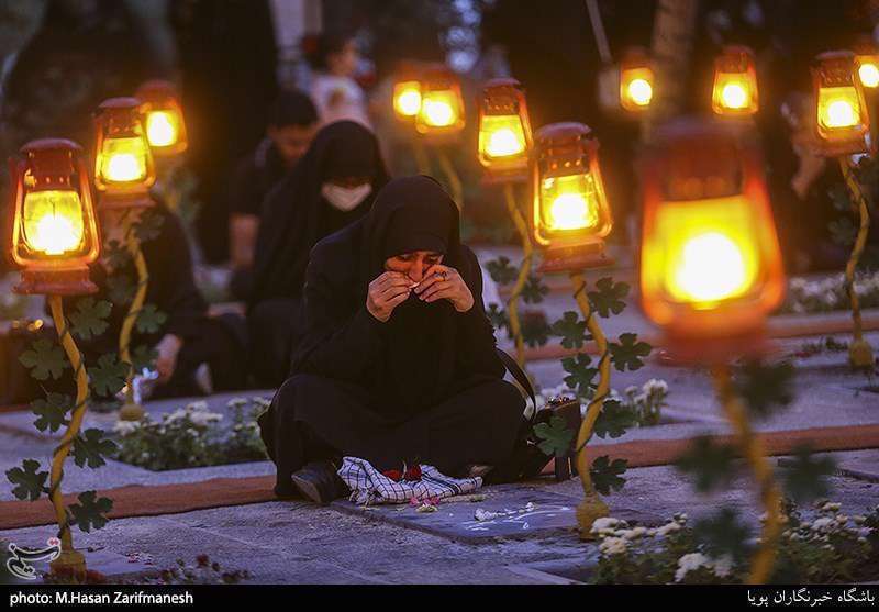 چهلمین سالگرد دفاع مقدس در کنار شهدا 