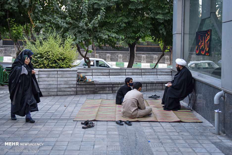 تکیه خیابانی رهگذران