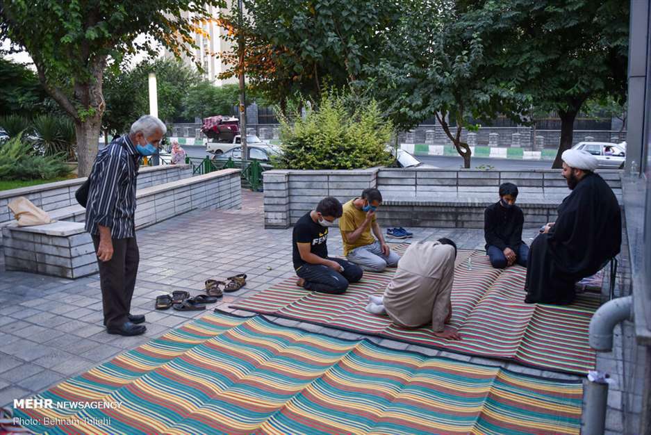 تکیه خیابانی رهگذران