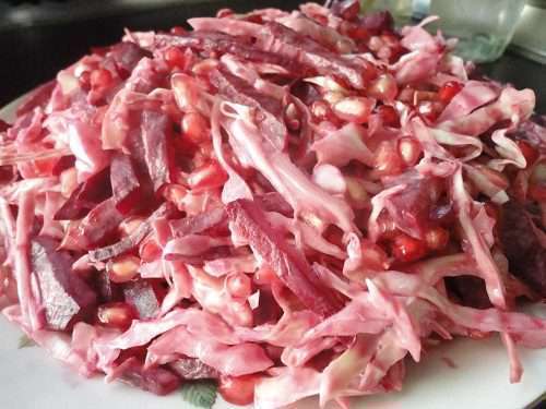 آشنایی با انواع سالاد ساده و خانگی ویژه شام شب یلدا سالاد لبو با مرغ برای شام شب یلدا