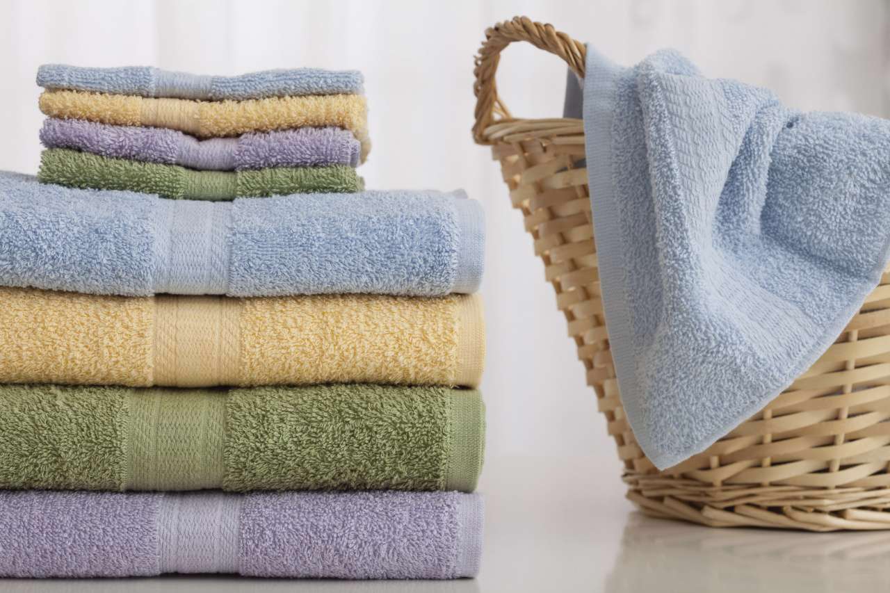 چگونه بوی رطوبت حوله را از بین ببریم؟ چگونه بوی رطوبت حوله را از بین ببریم؟