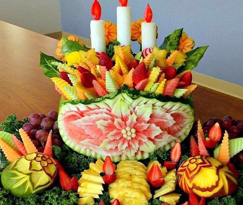 آشنایی با انواع سالاد ساده و خانگی ویژه شام شب یلدا سالاد میوه زمستانی برای شام شب یلدا