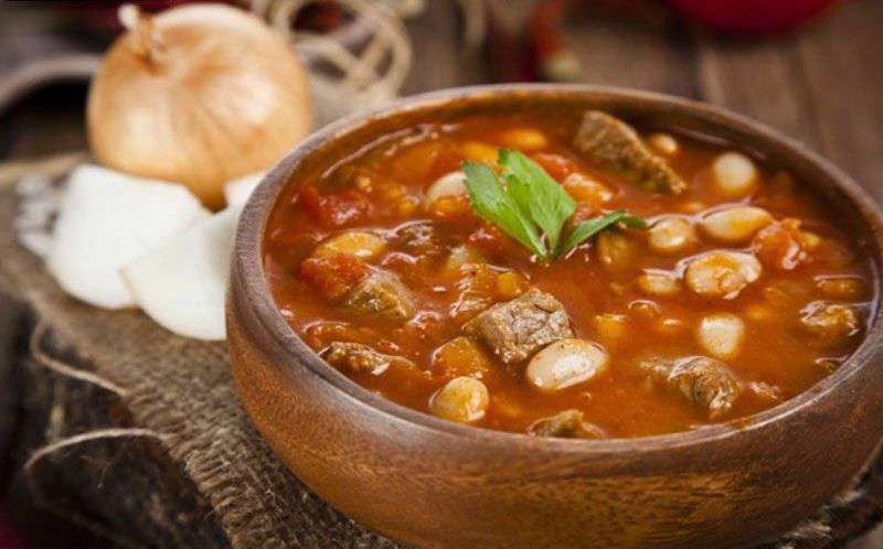 طرز تهیه خورشت فاصولیه با مرغ یا گوشت خورشت فاصولیه