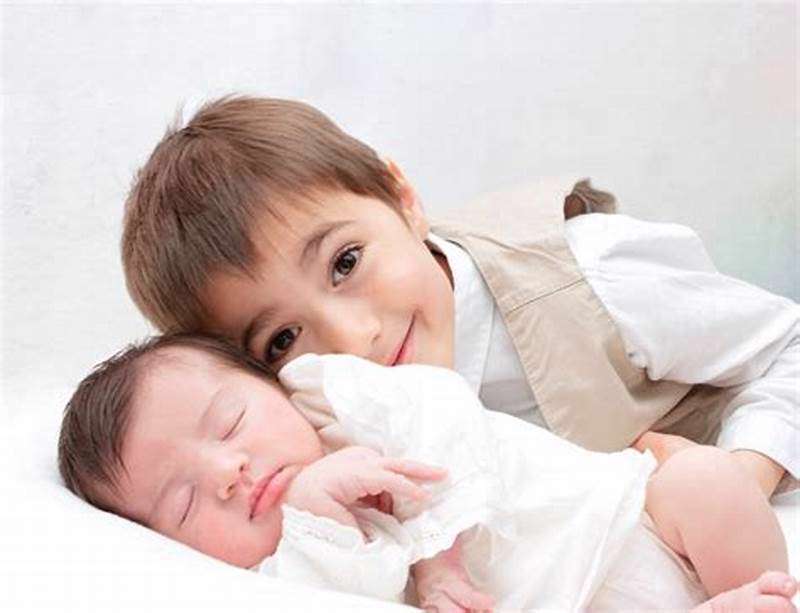 تولد فرزند دوم چه تاثیری بر فرزند اول دارد؟ کودک