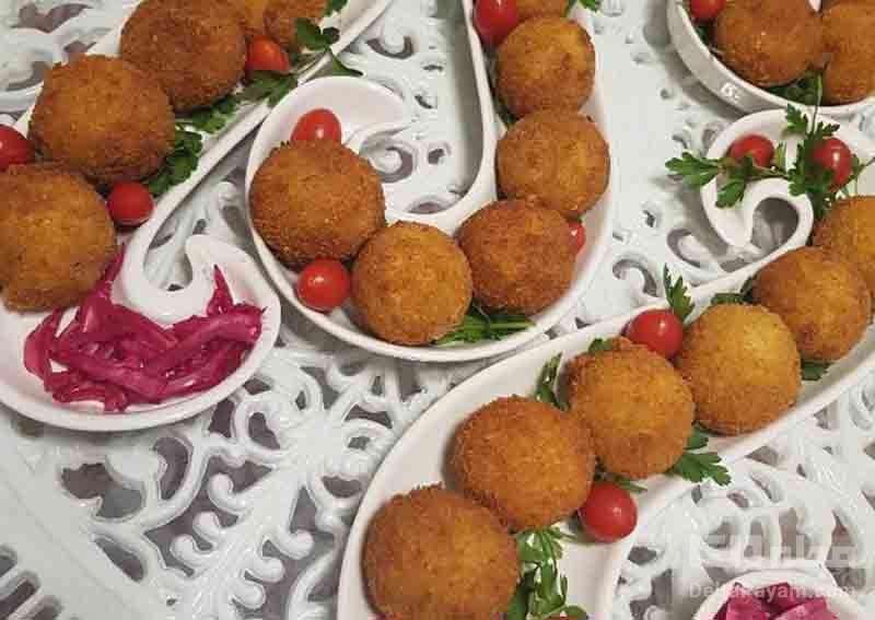 چگونگی تهیه پیاز سوخاری شکم پر پیاز سوخاری شکم پر