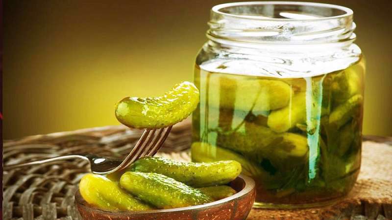 خطر مسمومیت با خیارشور را جدی بگیرید مسمومیت با خیارشور، ترشی و شورهای خانگی،