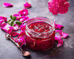 آش دوغ و مربای گل سرخ