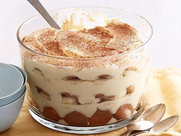 تیرامیسو با موز و کیک اسفنجی