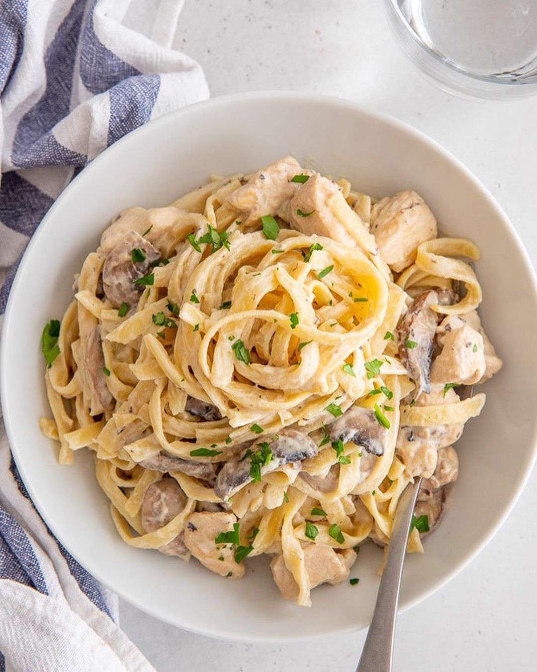 طرز تهیه پاستا با سس قارچ
