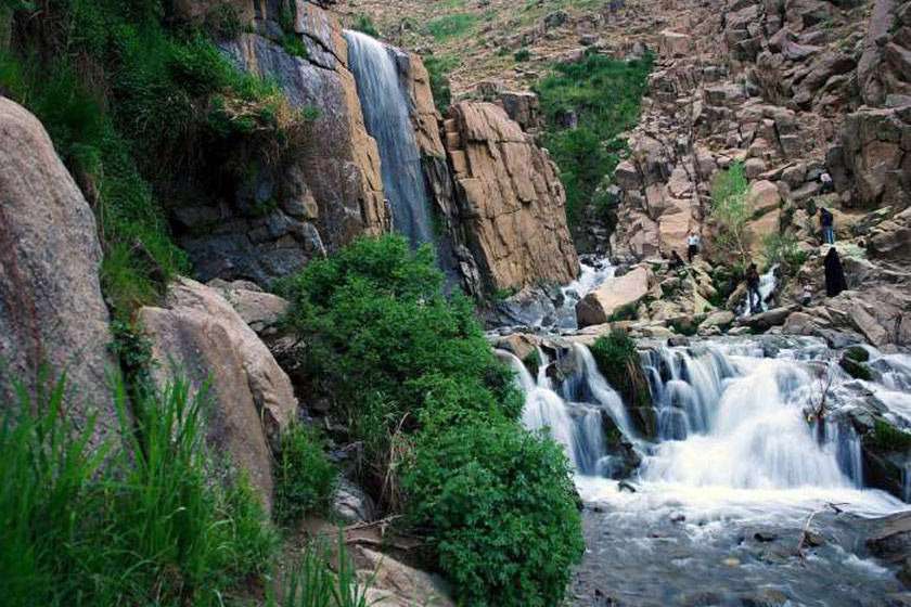 آبشار گنج نامه