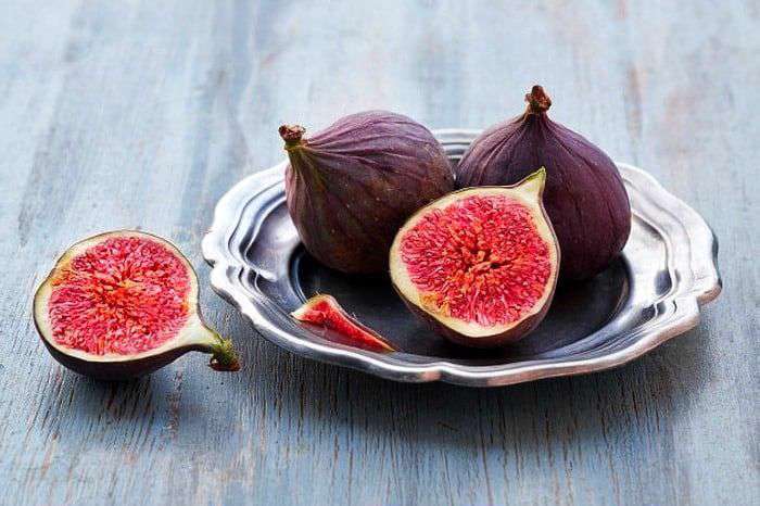انجیر - میوه های کلسیم دار - شیر