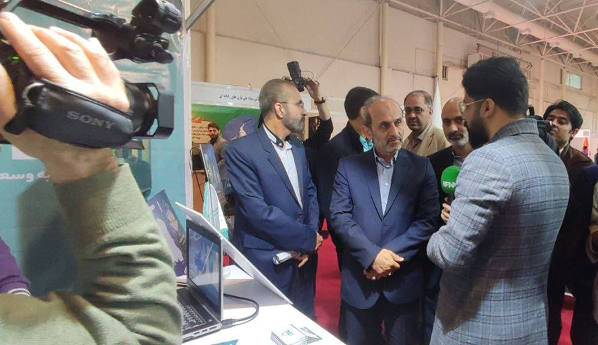 بازدید پیمان جبلی رئیس سازمان صدا و سیما از غرفه تکیه بازدید پیمان جبلی رئیس سازمان صدا و سیما از غرفه تکیه