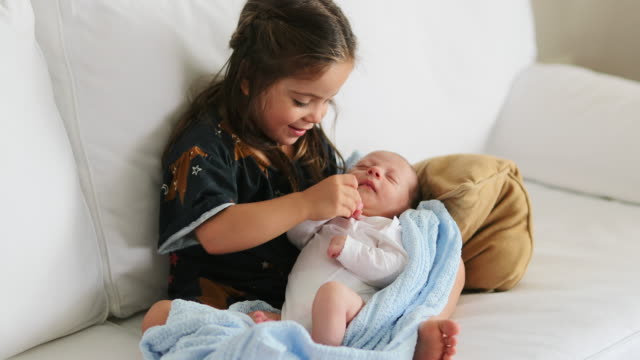 تفاوت سنی بین بچهها تفاوت سنی بین بچهها