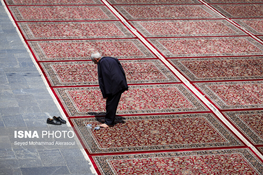صحن و سرای رضوی پوشیده با فرش